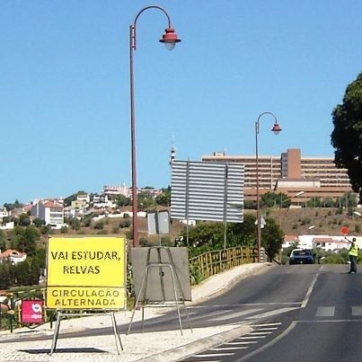 vai estudar relvas.jpg vai estudar relvas.jpg