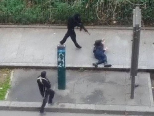 charlie%20hebdo%20killers%20policeman[1].jpg