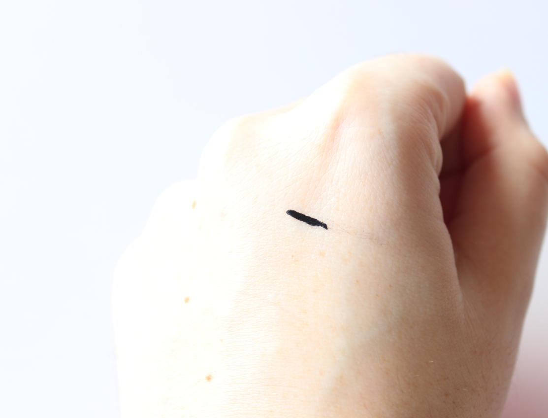 luxe_eyeliner_avon_liquido_3.PNG