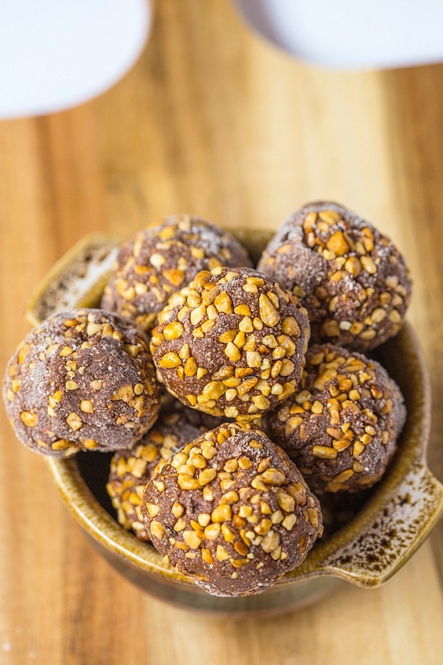 healthy-No-Bake-Ferrero-Rocher-Bites-4.jpg healthy-No-Bake-Ferrero-Rocher-Bites-4.jpg