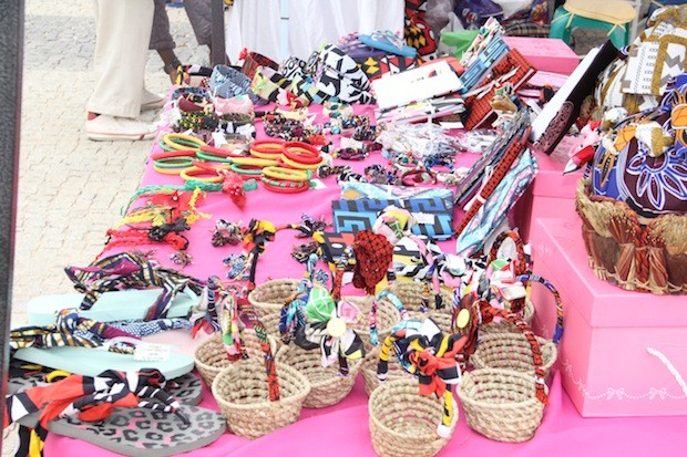 Feira de Artesanato Urbano SAPO Viajar Angola Armario Que Plancha La Ropa ~ Feira de Artesanato Urbano SAPO Viajar Angola